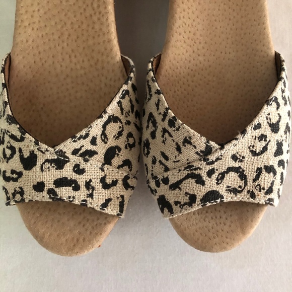 Toms Animal Print Cork Wedge Sandal.   Size 8.5 - Picture 8 of 11